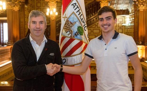 Córdoba amplía su contrato con el Athletic hasta 2022