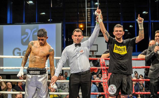 Jon Fernández explora otras vías en el ring