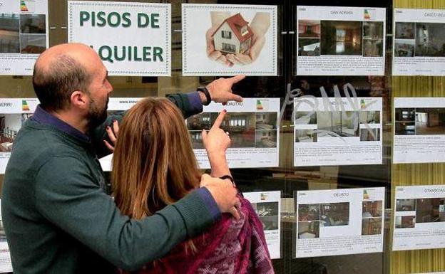 La escasez de oferta y los pisos turísticos disparan el precio del alquiler en Bilbao