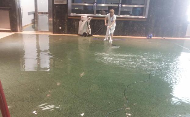 El Hospital de Cruces recupera la normalidad tras sufrir inundaciones