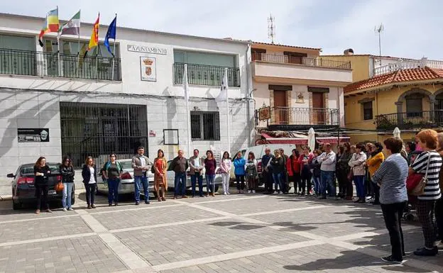 La localidad cacereña de Deleitosa recuerda a las víctimas del doble asesinato de Vitoria