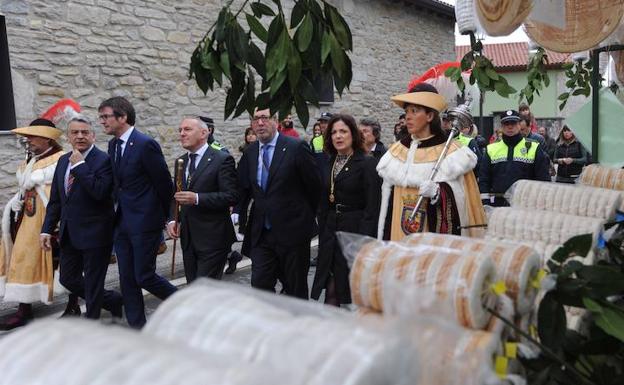 García de Salazar se atreve con el aurresku