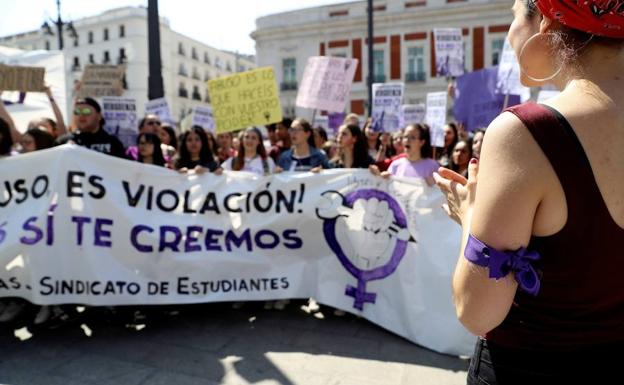 Hasta 5 años de prisión y 600.000 euros a quien difunda datos privados y sexuales sin permiso