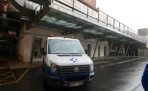 La empresa de ambulancias saboteada encara hoy el reto de trasladar a 2.000 enfermos