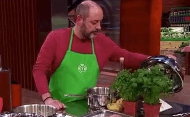 Jon, el vasco de 'Masterchef', salvado por la campana