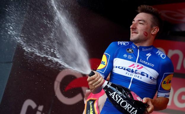 Viviani se pone morado antes del Zoncolan