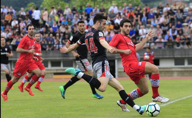 Goleada del Athletic al Santutxu para cerrar un curso pésimo