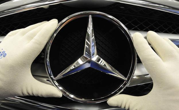 Alemania insta a Mercedes a revisar unas 25.000 furgonetas que hace en Vitoria por su sistema de emisiones