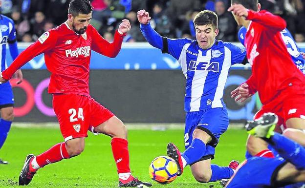 El Alavés se plantea ampliar el contrato del canterano Martín