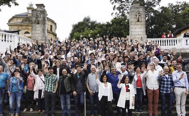 El Parlamento vasco preguntará sobre el derecho a decidir un día antes de la cadena humana de Gure Esku Dago