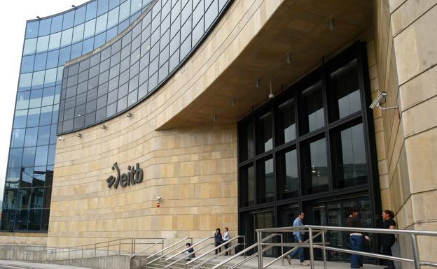 Bildu, Podemos y PP cargan contra el PNV por «promocionar a dedo» los cargos de EITB