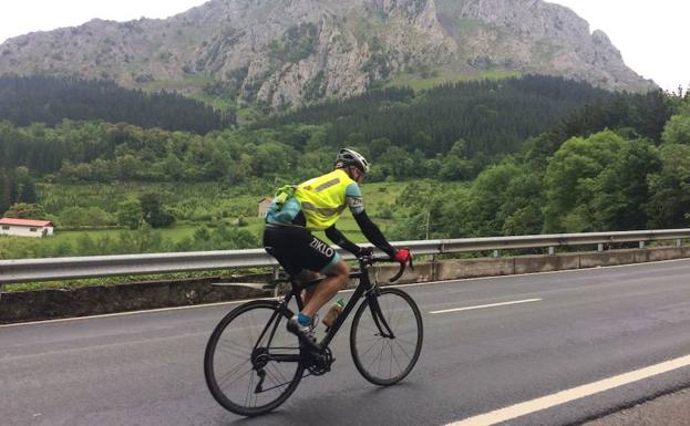 El ciclista que subió Urkiola 52 veces seguidas