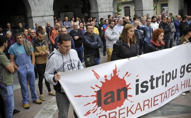 Protesta en Orozko por la muerte de un trabajador el martes en accidente laboral