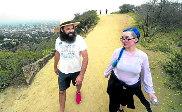 Chuck McCarthy: El paseante de personas