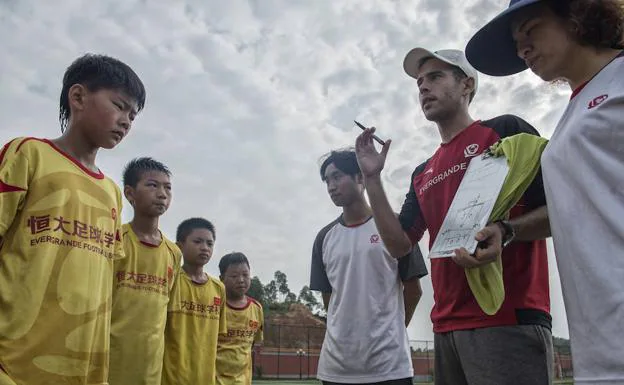 Vascos ante el monumental reto del fútbol chino