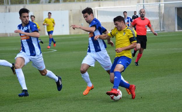 El Alavés B también pierde en Cádiz y despide una temporada para estar orgullosos