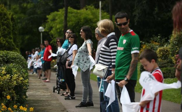 El soberanismo moviliza a decenas de miles de vascos en favor del derecho a decidir