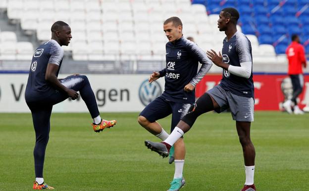 Francia, un corral con demasiados gallos