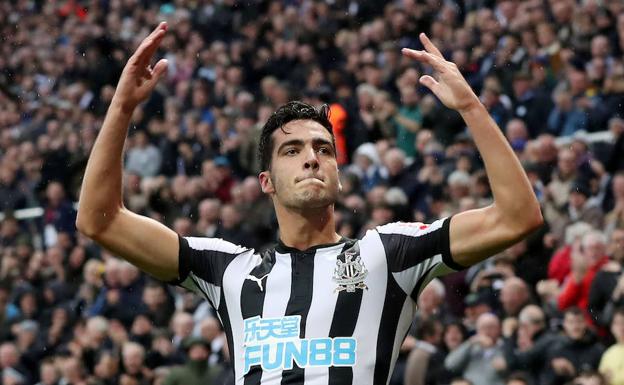 Athletic, Real Sociedad y Betis quieren a Mikel Merino, decidido a dejar el Newcastle