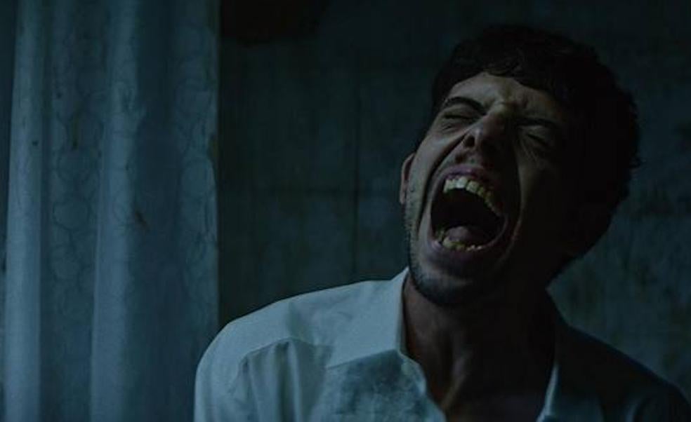 Javier Bódalo es el protagonista de 'La noche del virgen' (2016)./