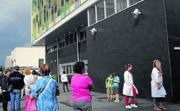 Acuerdo para ahorrar luz entre el colegio Kukullaga y el Consistorio de Etxebarri