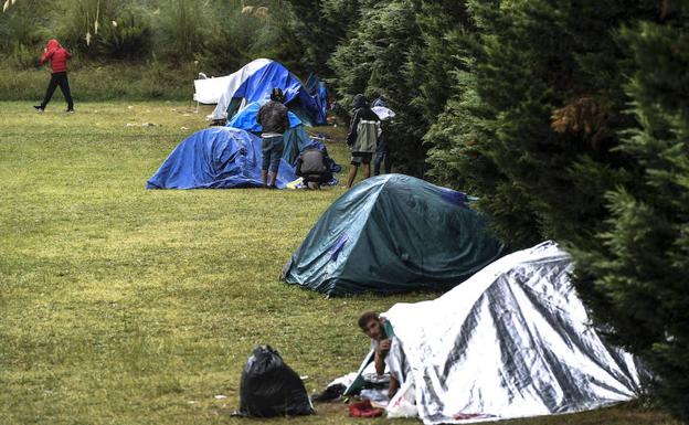 Un sindicato policial advierte de que Euskadi puede convertirse «en un nuevo Calais» por la avalancha de inmigrantes