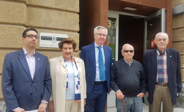 El PP denuncia el estado «insalubre» del hogar de jubilados de Abando