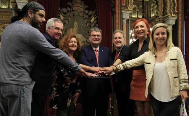 El Ayuntamiento firma el pacto por la Movilidad para un Bilbao más ecológico y con menos coches