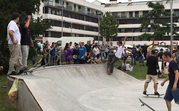 El barrio de Basozelai se prepara para el sexto Open de skate de Basauri