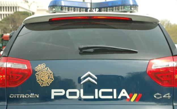Una mujer apuñala por la espalda a su hija de 16 años en Valencia tras descubrir que su novio le era infiel con ella