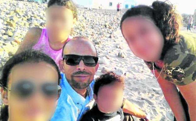 El asesino de la joven alemana usó un arma blanca o un objeto pesado para matarla en su camión