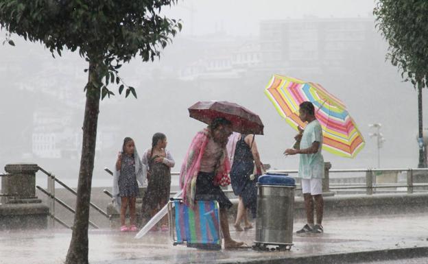 Euskadi activa esta tarde la alerta naranja por lluvias intensas, fuerte viento y granizo