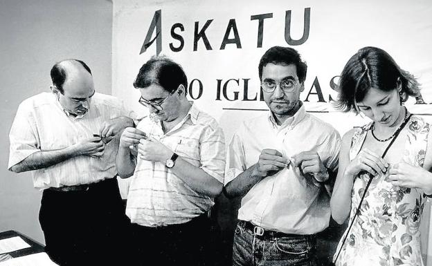 El lazo azul cumple 25 años: «Por primera vez la calle no fue de ETA»