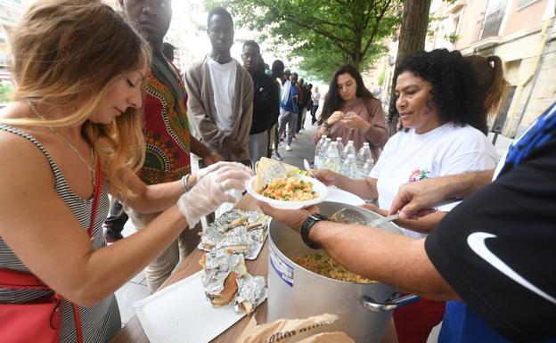 El nuevo albergue de 48 plazas para migrantes se satura y Cruz Roja reclama otro con urgencia