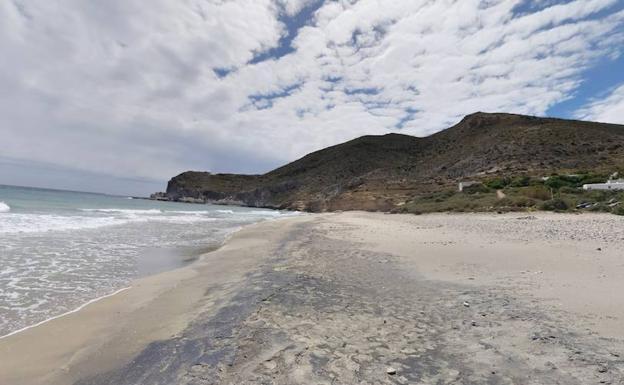 Fallece una vitoriana tras caer por un barranco de 30 metros en Cabo de Gata