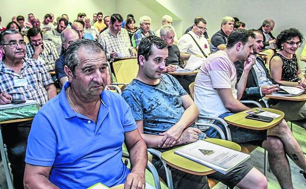 El Ayuntamiento de Vitoria reacciona para evitar el plante del fútbol alavés