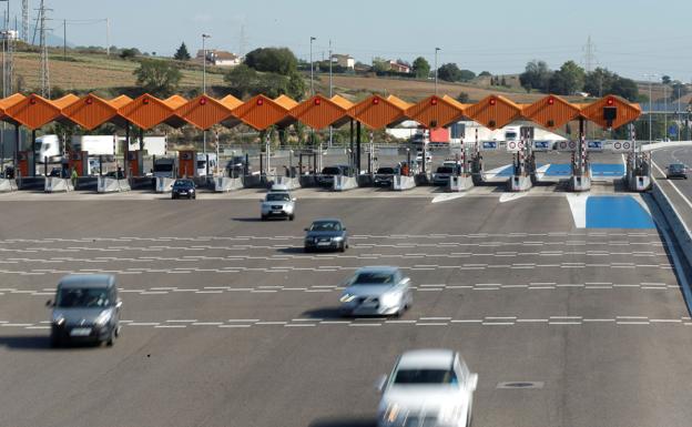 Fomento ve «imposible» relicitar las autopistas en quiebra antes de 2019