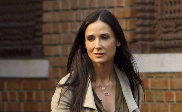 Roban la tarjeta bancaria de Demi Moore y gastan con ella 170.000 dólares