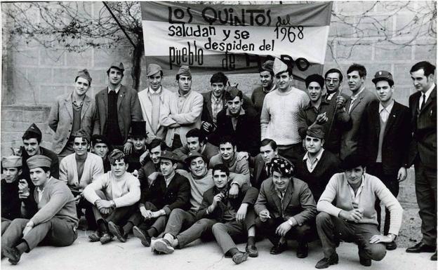 Los 'quintos' del 68 se adueñan este sábado de las calles a ritmo de charanga