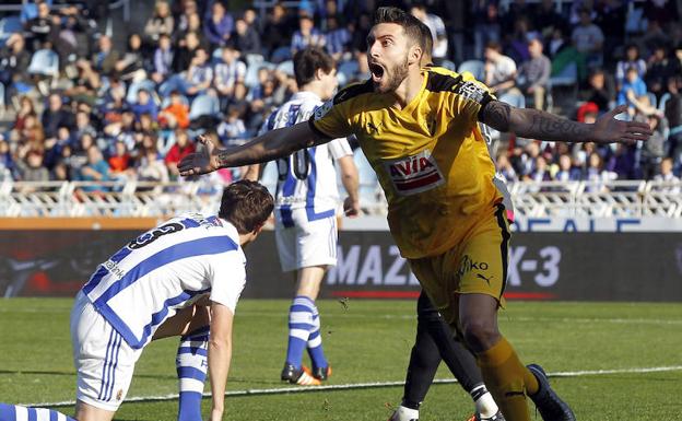 El Alavés refuerza su delantera con Borja Bastón