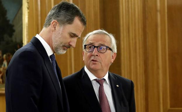 Juncker reivindica a Juan Carlos I y avisa contra nacionalismo y populismo: «Llevan a la ceguera y a la guerra»