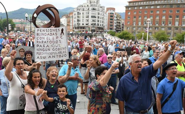 El Gobierno admite que tirará de la 'hucha' si le hace falta para pagar las pensiones