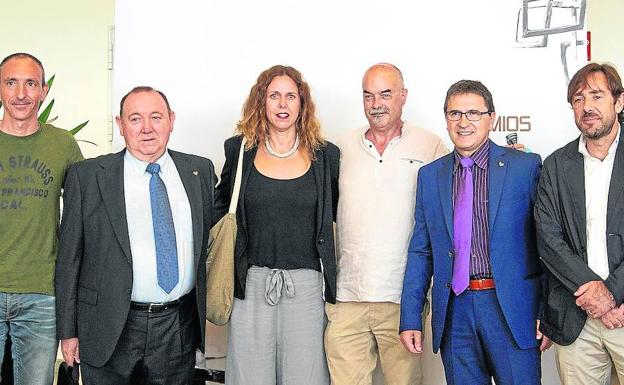 Los galardones Iñaki Goenaga se otorgaron a la 'Uni' y a Teknimap