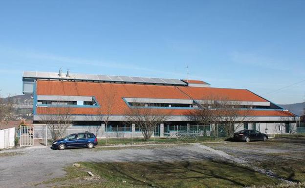 Zaratamo impermeabilizará este verano la cubierta de la escuela municipal