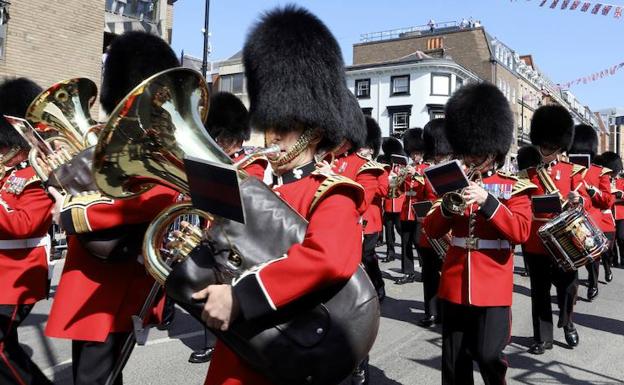 Un guardia real de armas tomar
