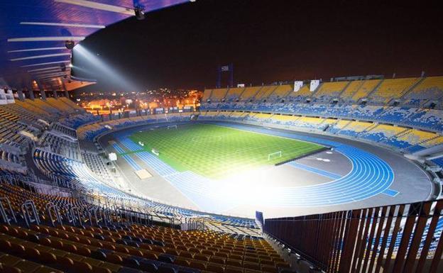 El estadio de Tánger, sin luz por impagos a dos semanas de la Supercopa