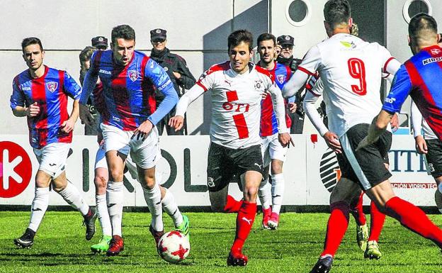 El Vitoria, cerca de dejar Olaranbe y disputar sus partidos en Llodio