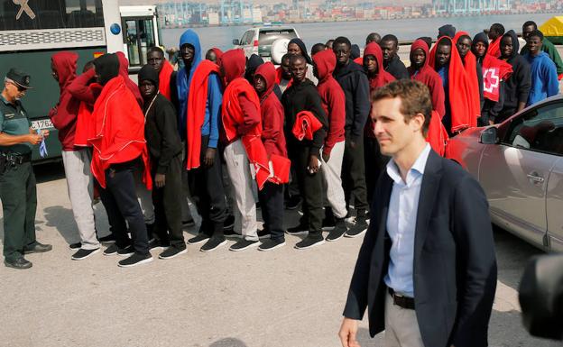 Casado, sobre los inmigrantes: «El PSOE me ha dado la razón, no es posible la política de papeles para todos»
