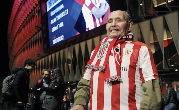 Fallece el seguidor del Athletic de 90 años que cumplió su sueño de visitar La Catedral