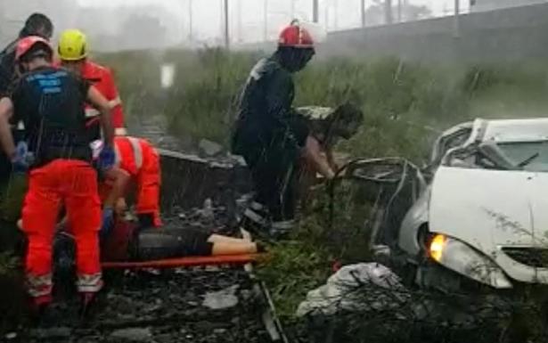 Las impactantes imágenes del desplome del puente en Génova